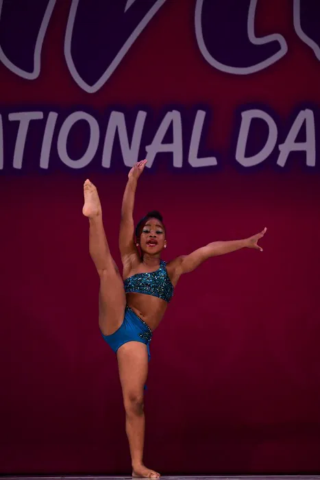 En Pointe Dance Academy Picture 8