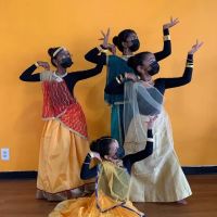 Bollycurves | Bollywood Dance + Fitness + Yoga ico