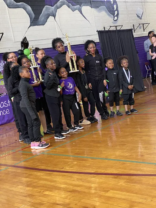 Dynamic Queens Dance Factory Picture 4