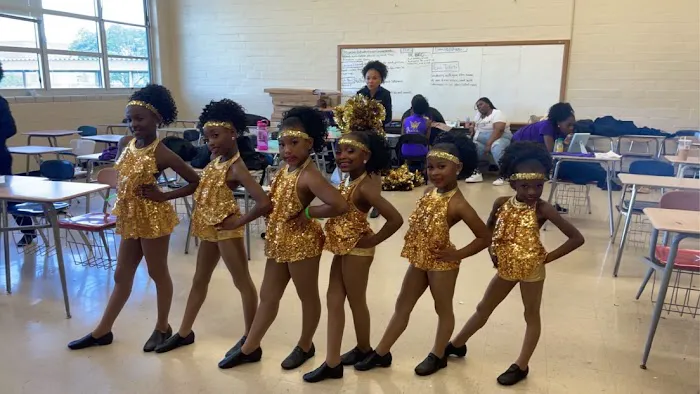 Dynamic Queens Dance Factory Picture 9