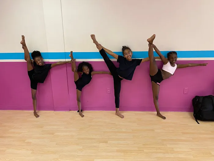Dynamic Queens Dance Factory Picture 5
