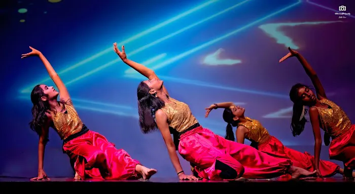 Bollywood Dancing Stars Picture 4