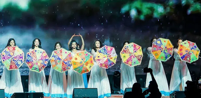 Bollywood Dancing Stars Picture 5