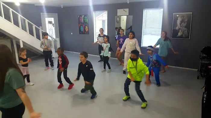 Fit To Dance Studio Picture 5