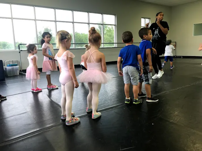 Move Dance Family Picture 3