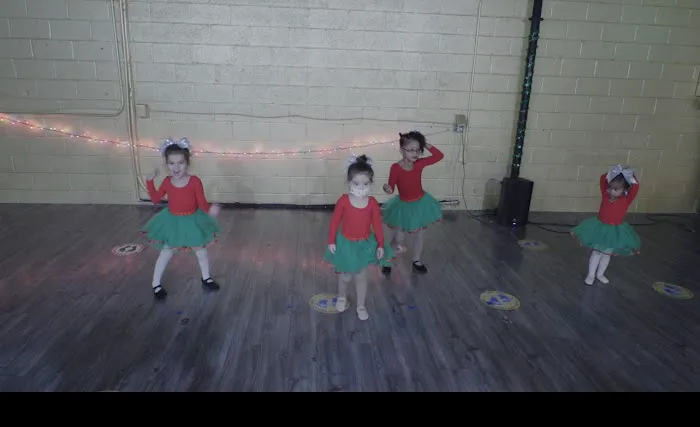 Ashlee V Studio LLC Picture 5