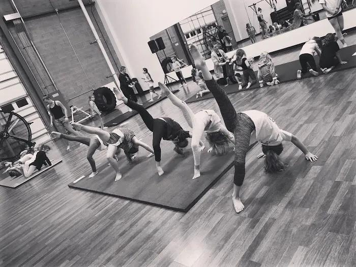 Illumination Dance Picture 5