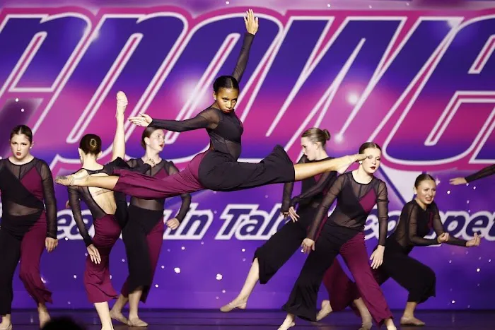 Illumination Dance Picture 6