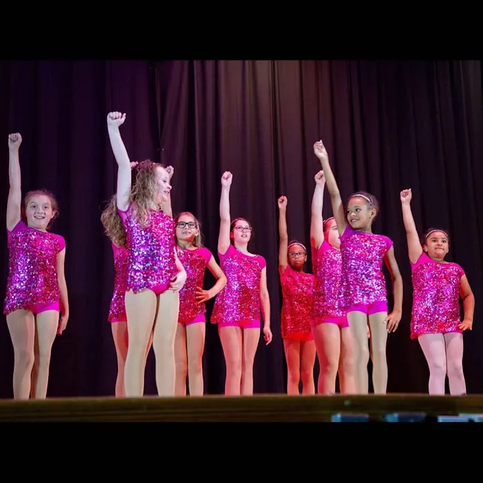 Victoria's Dance Stars Picture 3
