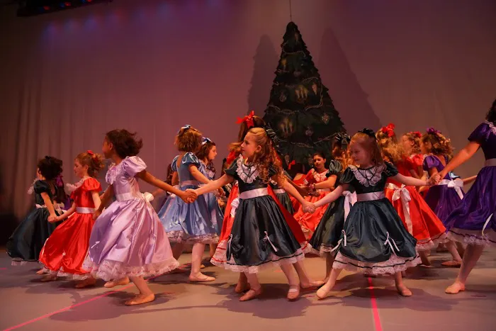 The Dancing Lights Ballet School Picture 5