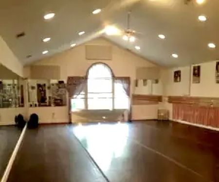 Suto Dance Studio