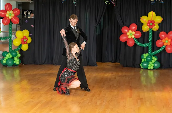 Chevy Chase Ballroom Dance Studio Picture 9