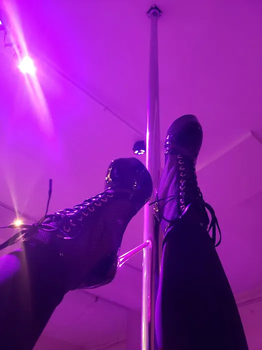 Hypnotic Pole Fitness Picture 6