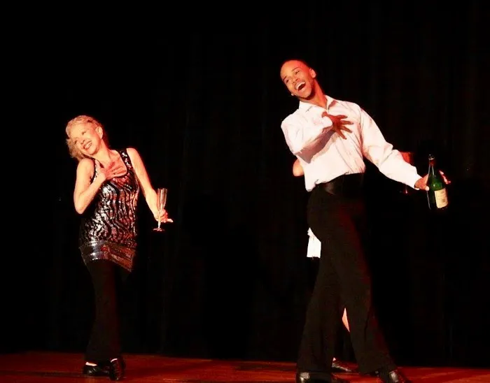 Momentum Dance Theatre Picture 9