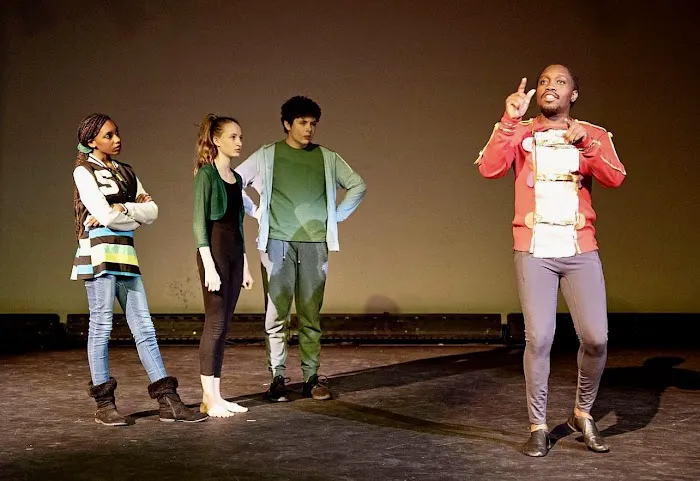 Momentum Dance Theatre Picture 5