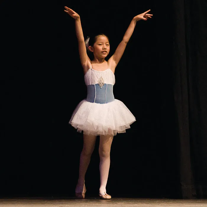 Tiny Dancers Picture 6