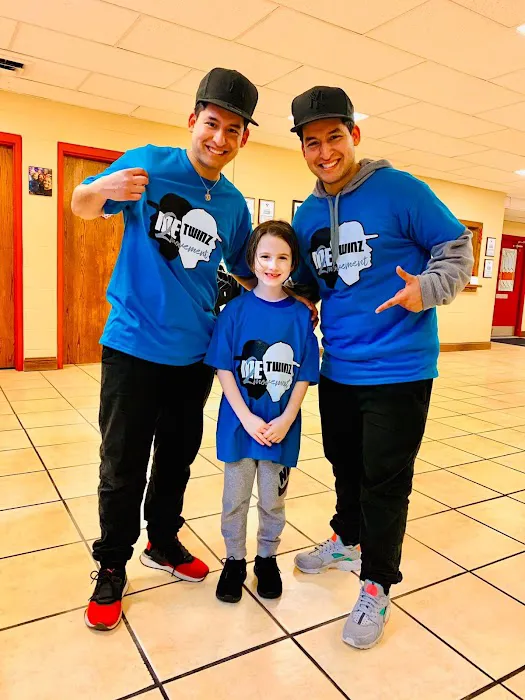 Me2Twinz Dance Studio Picture 2