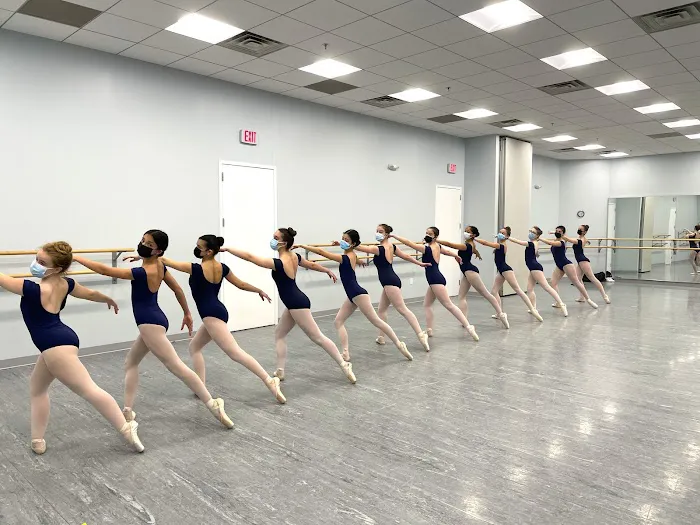 Ravel Dance Studio Picture 6