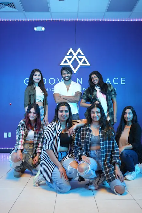 Groove N Grace Picture 3