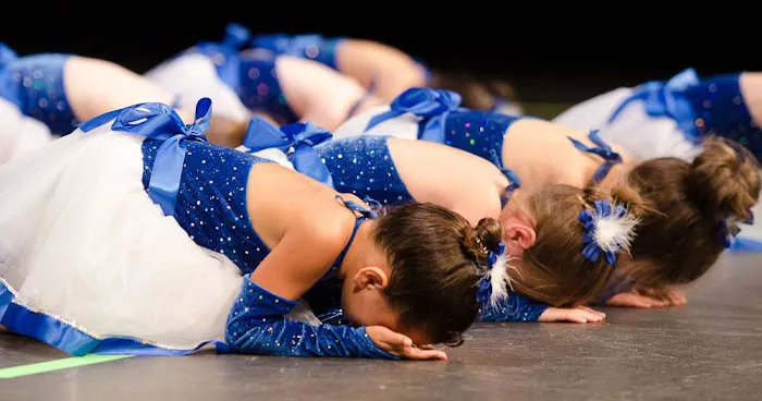 Tiny Dancers Picture 3