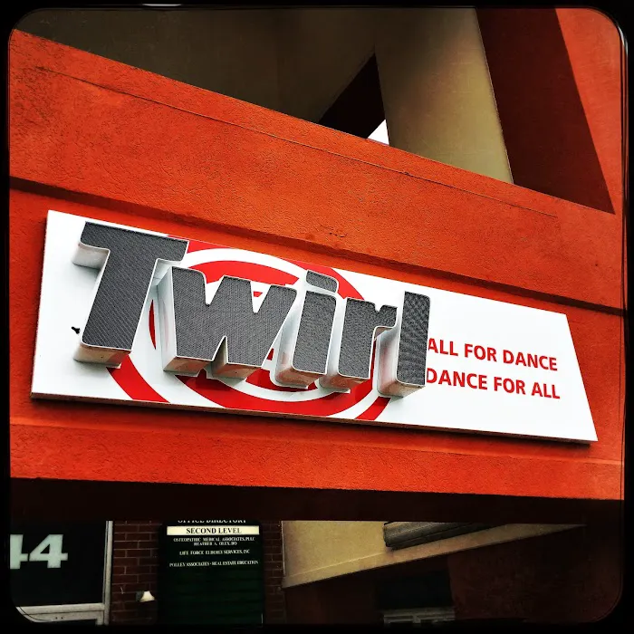 Twirl Picture 6