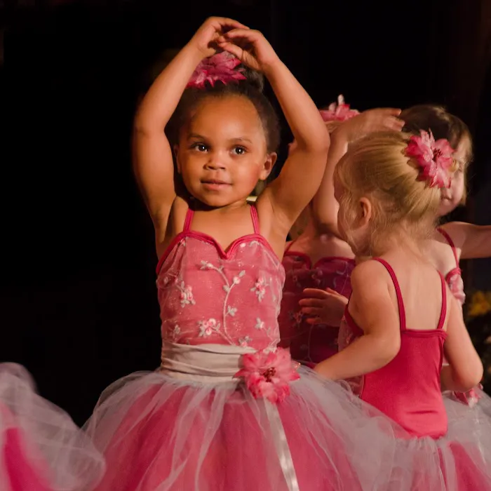Tiny Dancers Picture 8