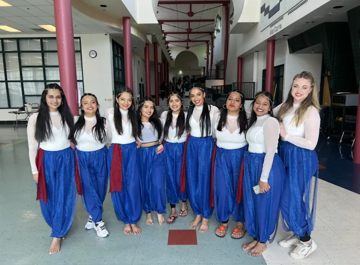 Umiverse Dance Company Picture 3