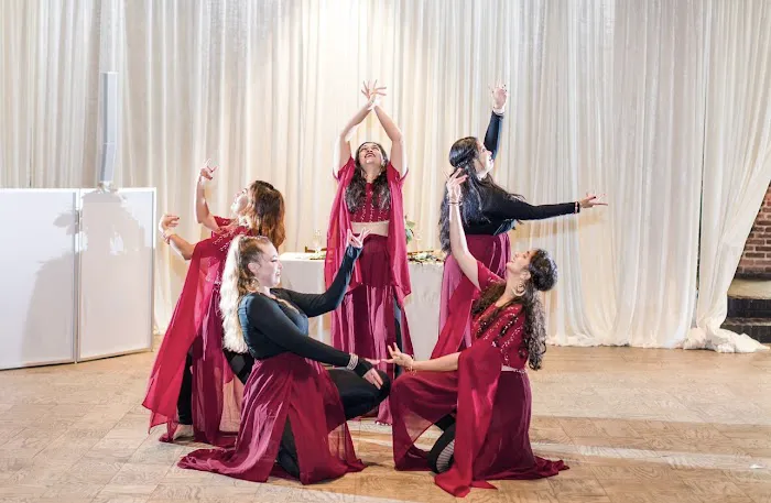 Umiverse Dance Company Picture 4