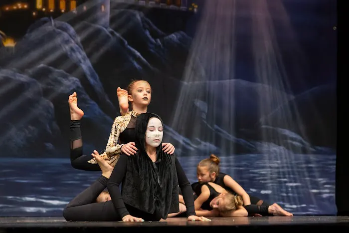 Dreams of Dance Picture 6