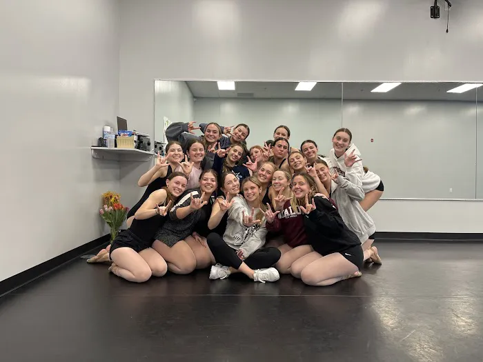 Contempro Dance Theatre Picture 5