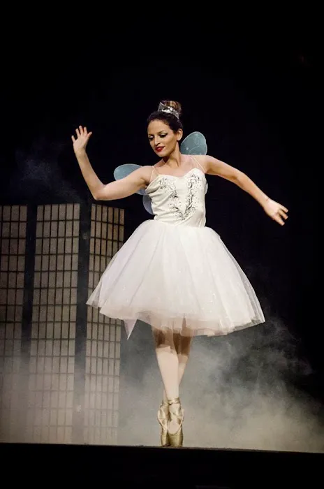 En Pointe Picture 4