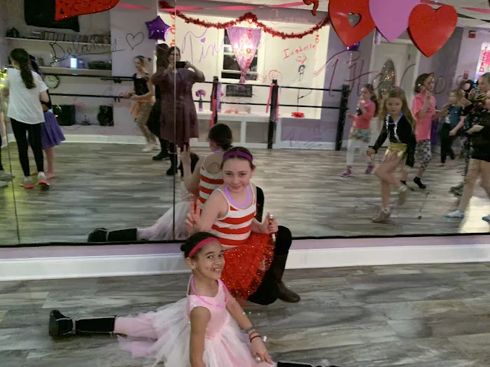 Tina's Center Stage Studio of Dance Picture 1