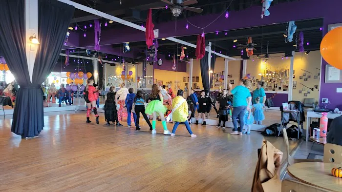 Top Hat Dance Studio Picture 2