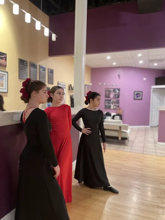 Top Hat Dance Studio Picture 1