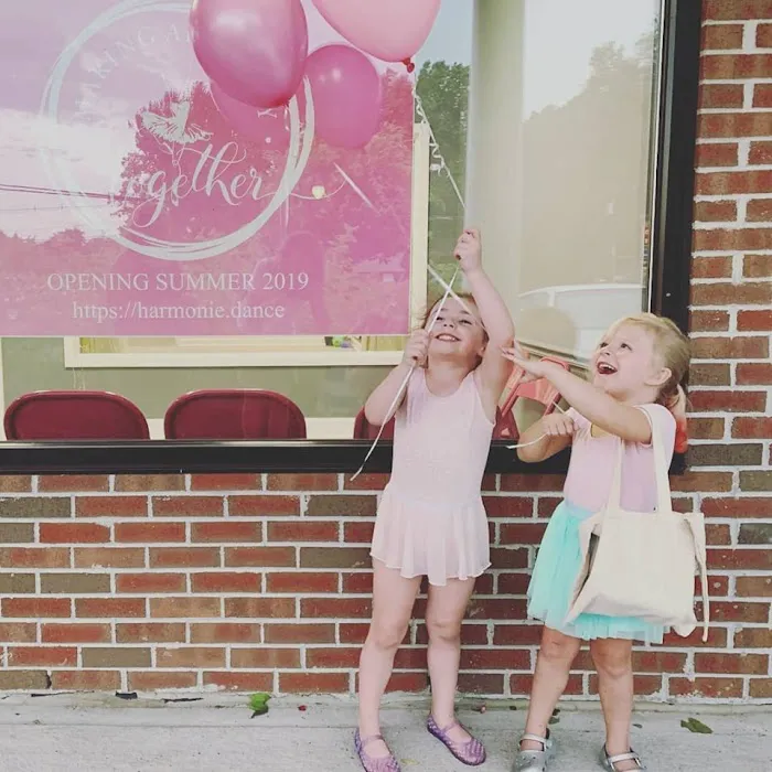 Harmonie Dance Picture 3