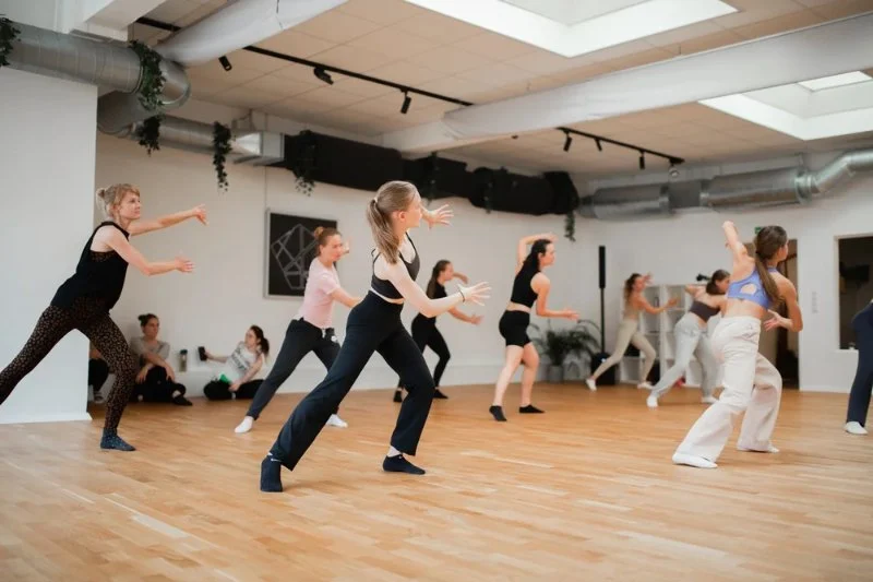 What is a Dance Workshop and Should You Take One?