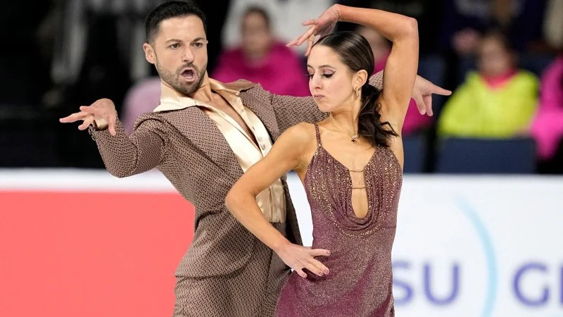 How to Get Over the Fear of Dancing in Front of Others: Expert Tips