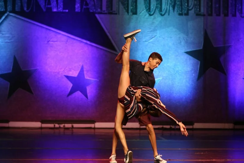 How to Give a Meaningful Compliment to a Fellow Dancer: Tips and Techniques
