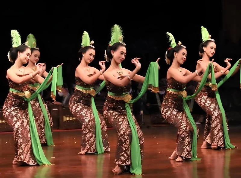 The Connection Between Dance and Cultural Identity | Embracing Heritage