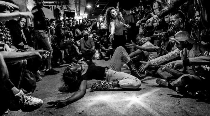 What is Vogue? The Five Elements of Voguing and Their Impact on Dance Culture