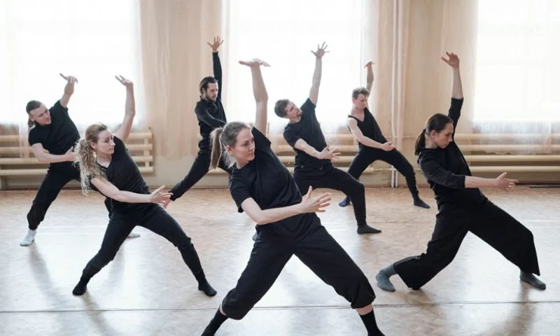 What is Waacking? Punking and Arm Movements Explained for Dancers