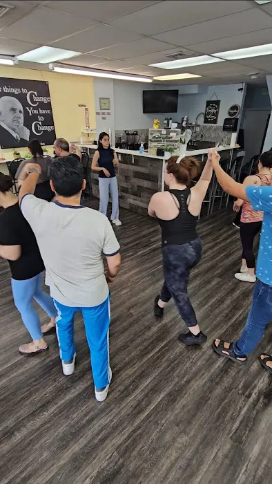 Salsa Aerobics Dance Studio Picture 5