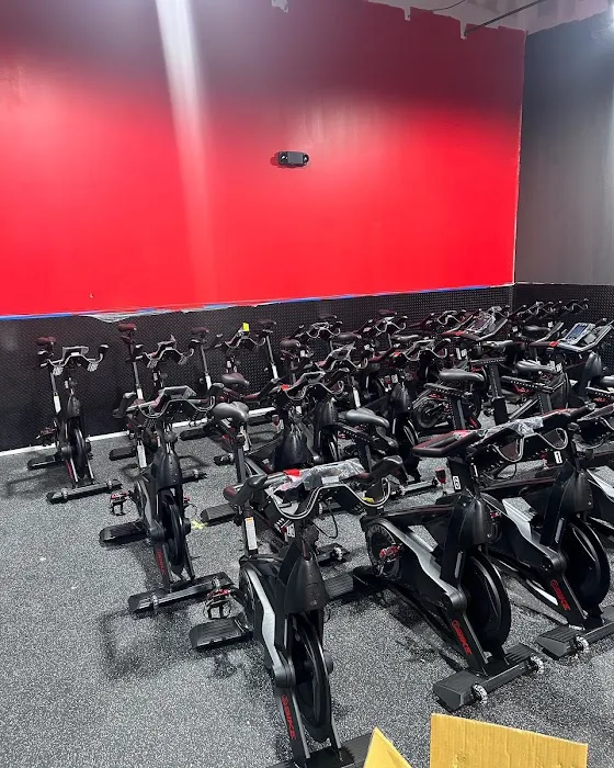 Crunch Fitness - Tyrone Picture 9