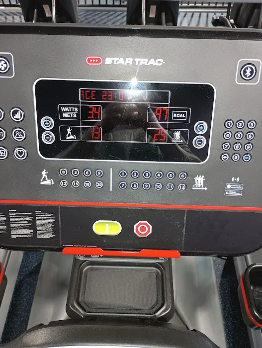 Crunch Fitness - Tyrone Picture 4