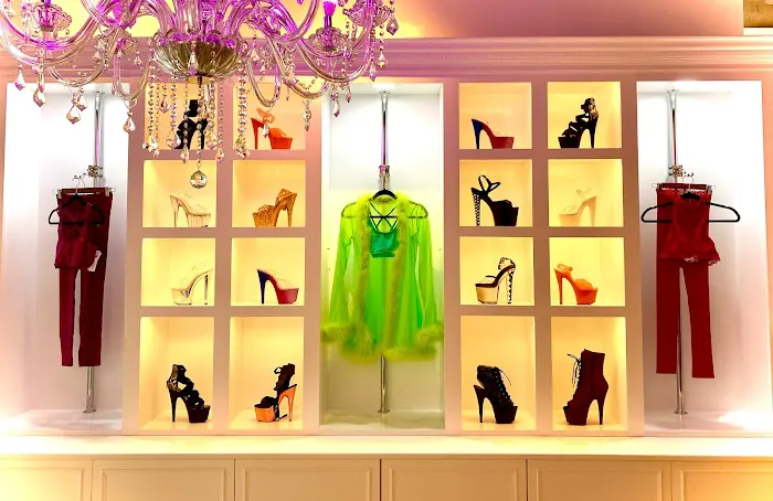 Intice Pole Dance Fitness Picture 4