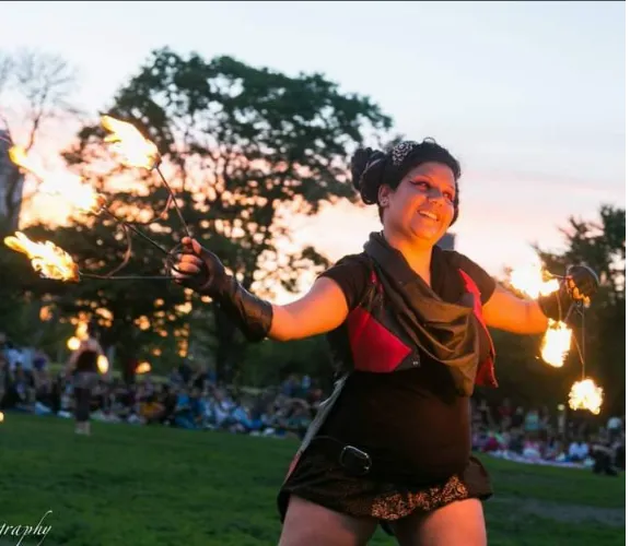 Mae the Bellydancer Picture 6