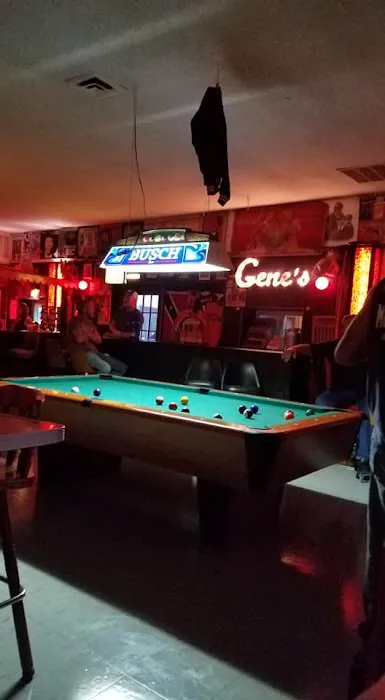 Gene's Country Club Picture 1