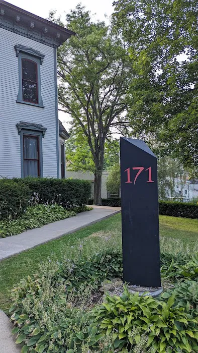 171 Cedar Arts Center Picture 8