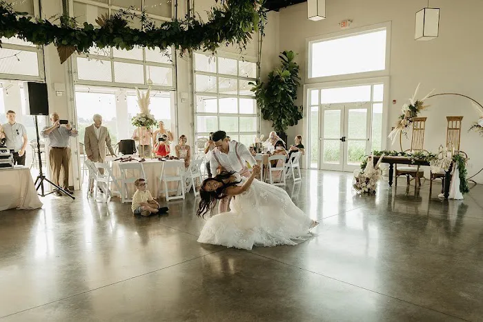 Curtsy Ballroom Picture 6