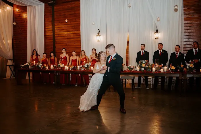 Curtsy Ballroom Picture 8